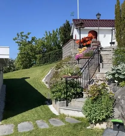 Πανσιόν Rom I Ålesund